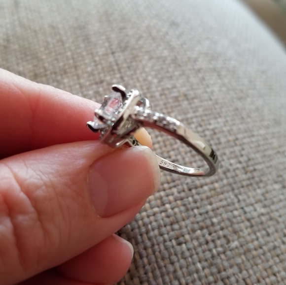 .925 Sterling Silver Cushioned Radiant AAA cz Ring - Picture 8 of 8